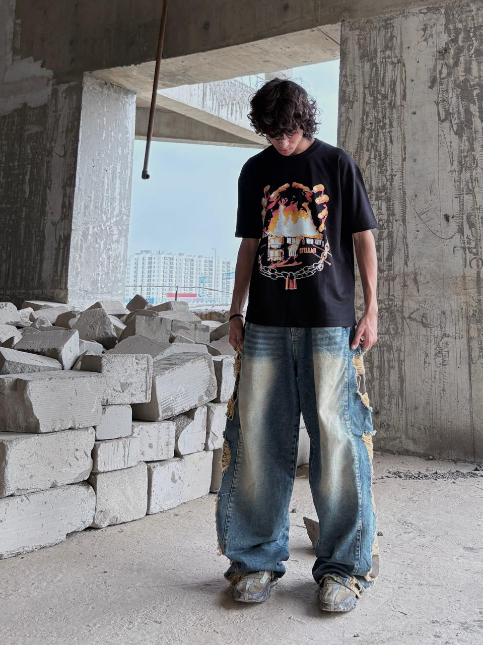 BURNING HOUSE OVERSIZED TEE